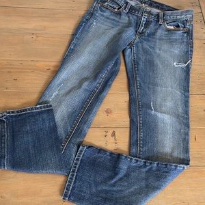 Modern slim fit comfy jeans